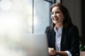 attractive-business-woman-asian-use-contact-center-for-BPO-industry
