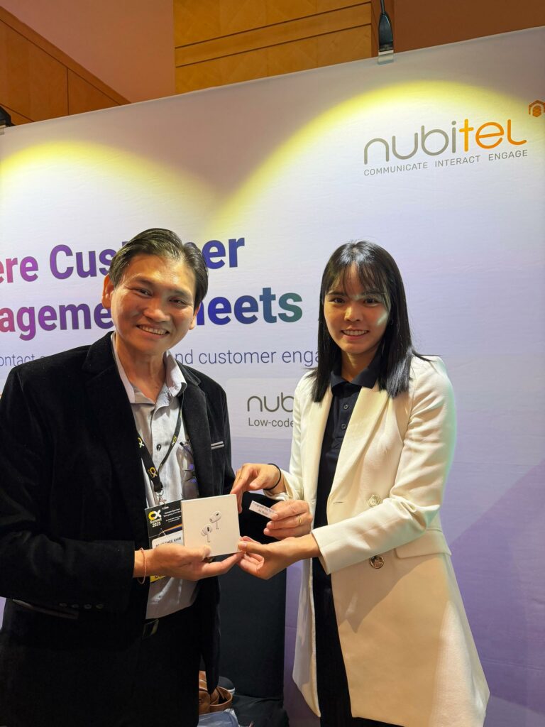 Nubitel-visistors-winning-at-claw-machine